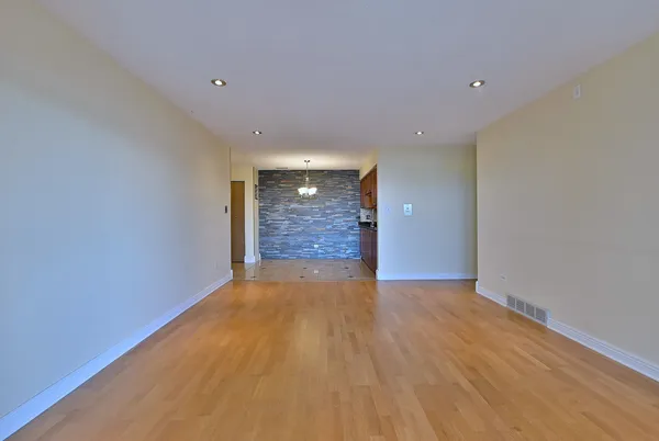 $214,900 | 10512 Ridge Cove Drive, Unit 31C, Chicago Ridge, IL 60415