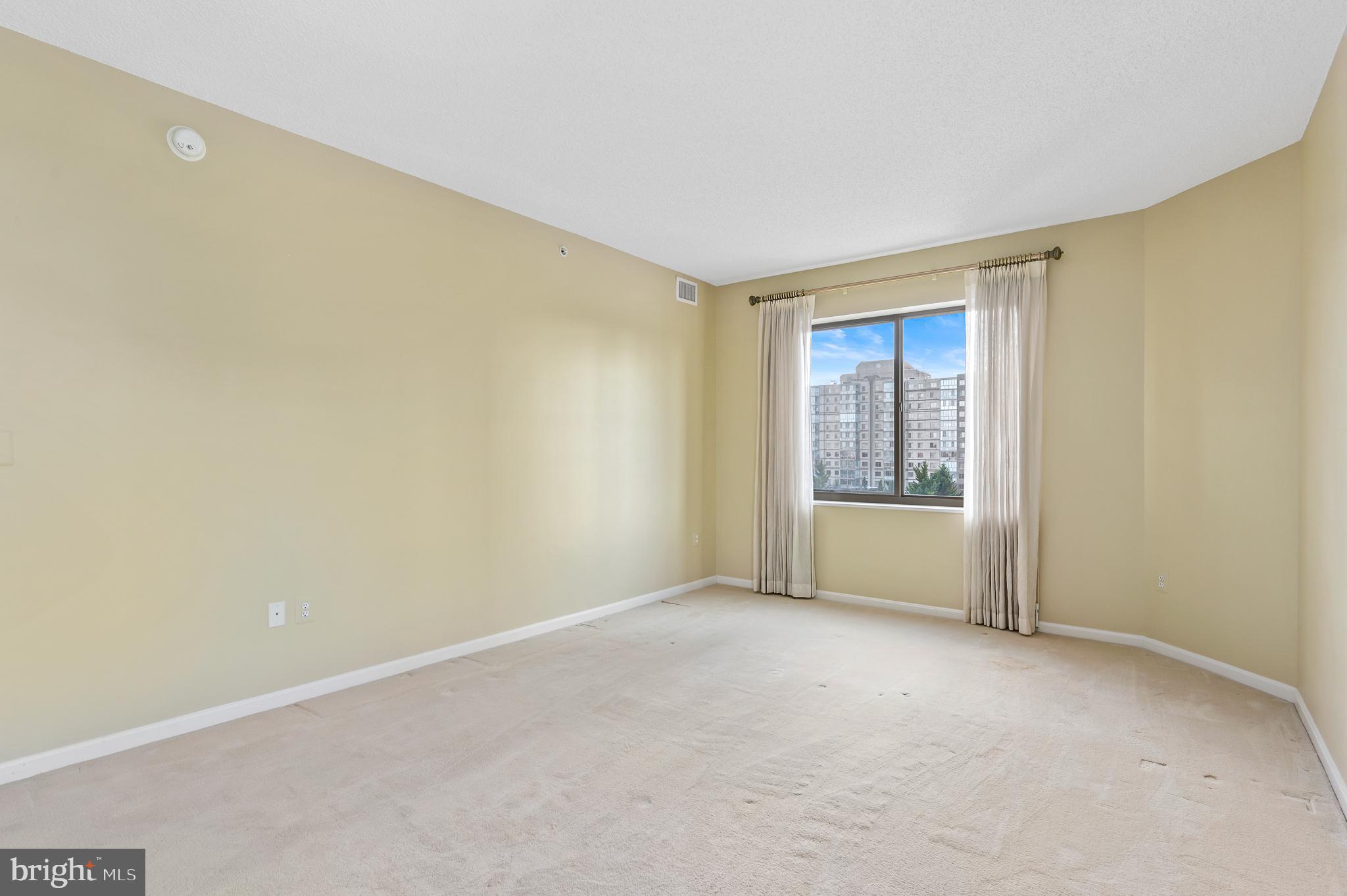 19355 Cypress Ridge Terrace, Unit 406 Leesburg, VA 20176 - Photo 19 of 32