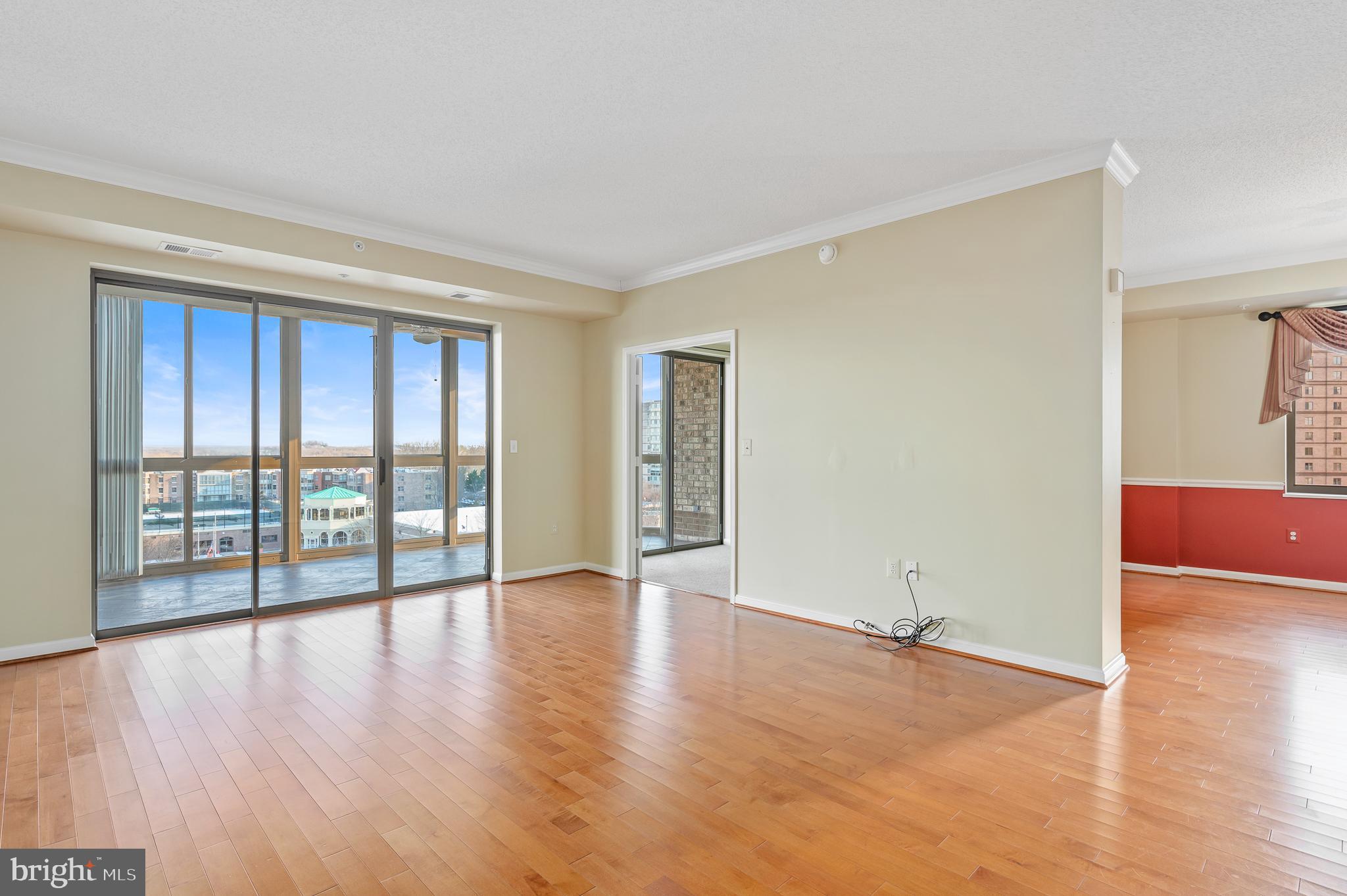 19355 Cypress Ridge Terrace, Unit 406 Leesburg, VA 20176 - Photo 3 of 32