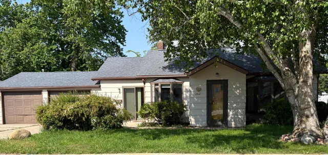 $97,900 | 202 7th Avenue Southwest, Pipestone, MN 56164