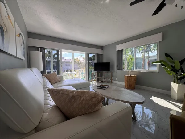 $200,000 | 2151 Northeast 42nd Court, Unit 237, Lighthouse Point, FL 33064