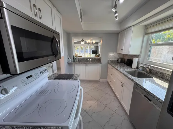 $200,000 | 2151 Northeast 42nd Court, Unit 237, Lighthouse Point, FL 33064