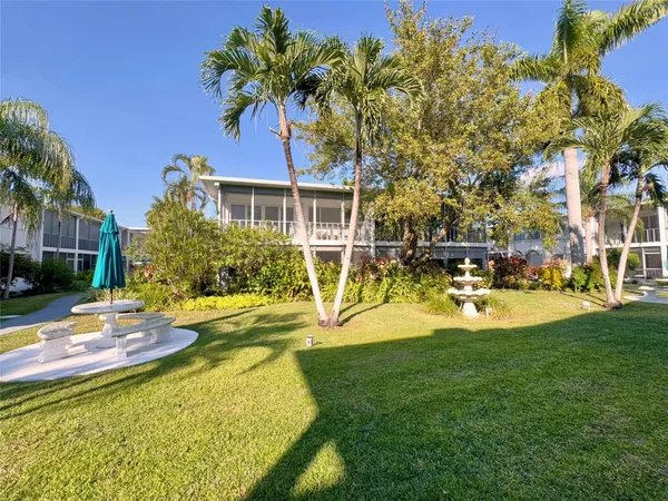 $200,000 | 2151 Northeast 42nd Court, Unit 237, Lighthouse Point, FL 33064