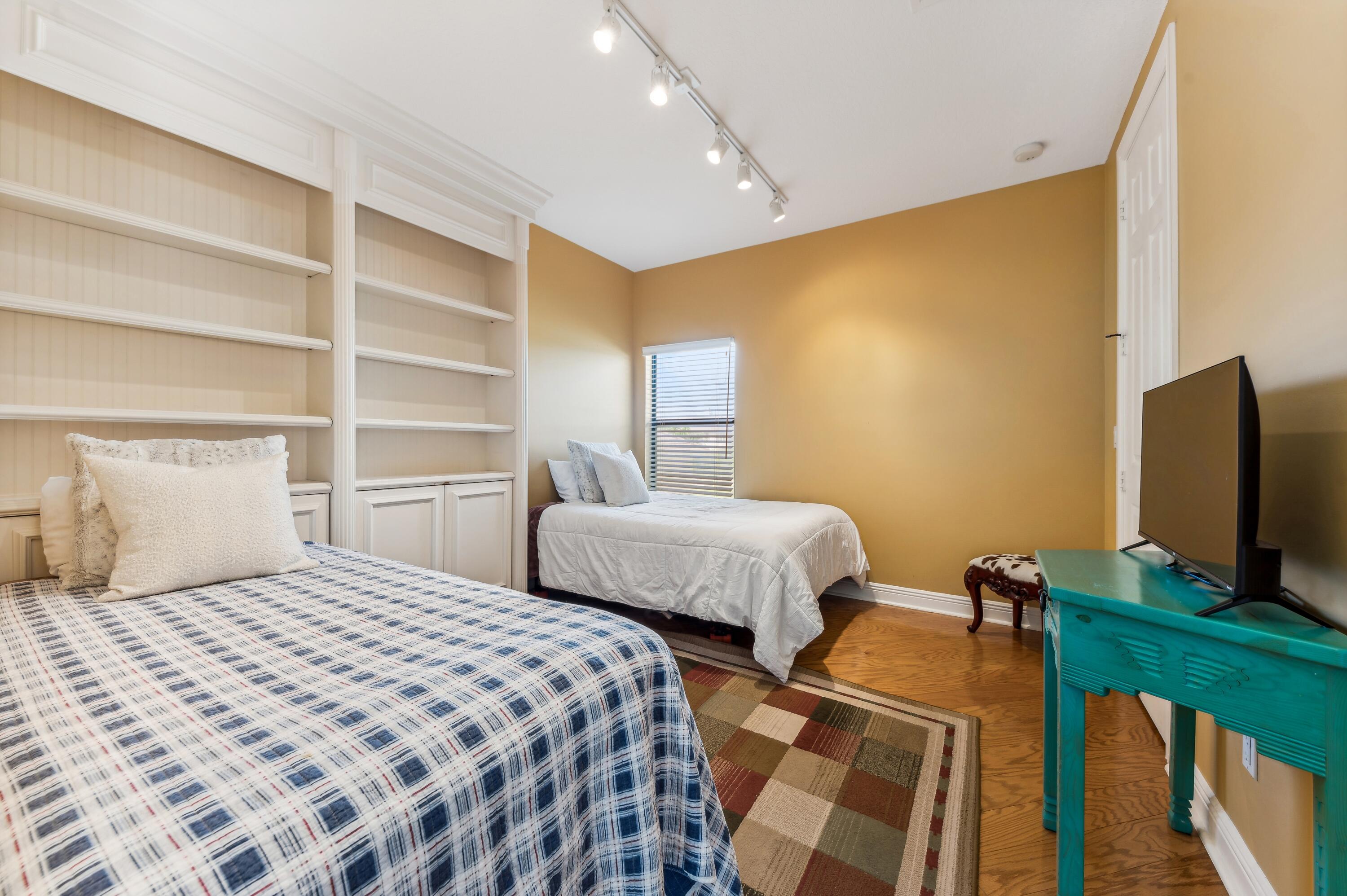 8871 Equus Circle Boynton Beach, FL 33472 - Photo 41 of 64 Seconf Floor Guestroom