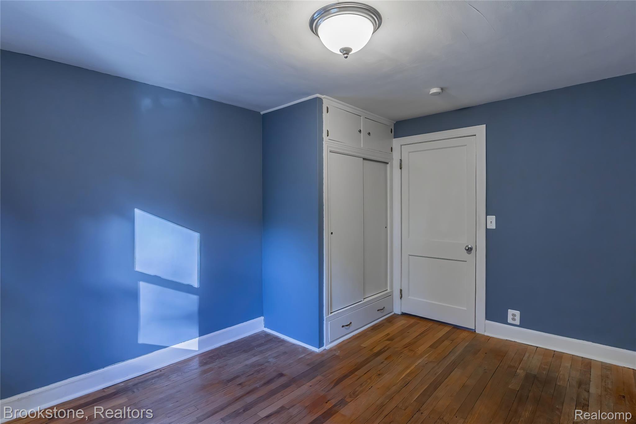 902 Beryl Court Rochester, MI 48307 - Photo 17 of 40 MEGAN _ ROCHESTER-4.jpg