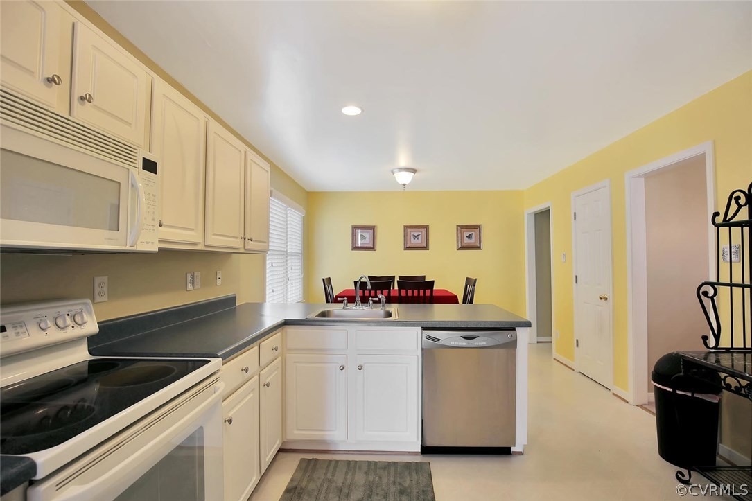 9542 Lockberry Ridge Loop North Chesterfield, VA 23237 - Photo 10 of 25 Gallery Image 10