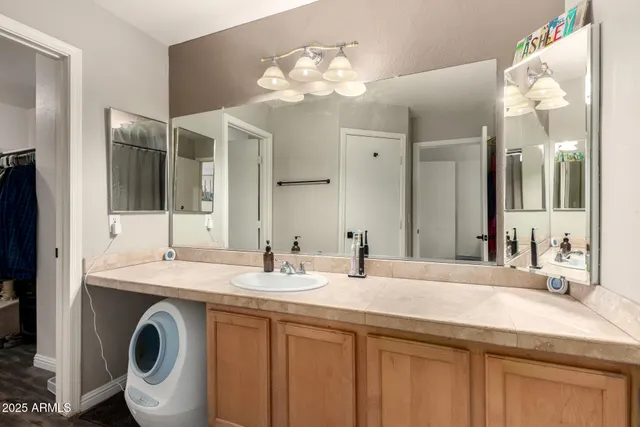 $379,900 | 1480 South Boulder Street, Unit B, Gilbert, AZ 85296