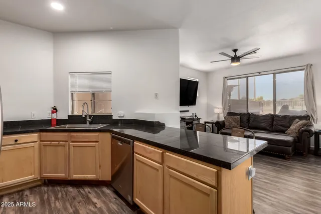 $379,900 | 1480 South Boulder Street, Unit B, Gilbert, AZ 85296