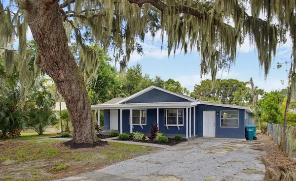 $389,000 | 33 West Herrick Drive, Eustis, FL 32726