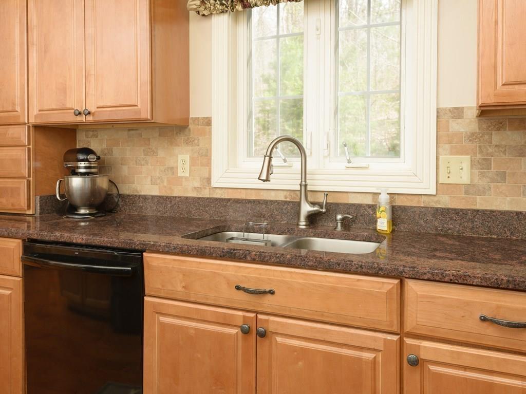 210 Brookfield Road Sturbridge, MA 01518 - Photo 12 of 28