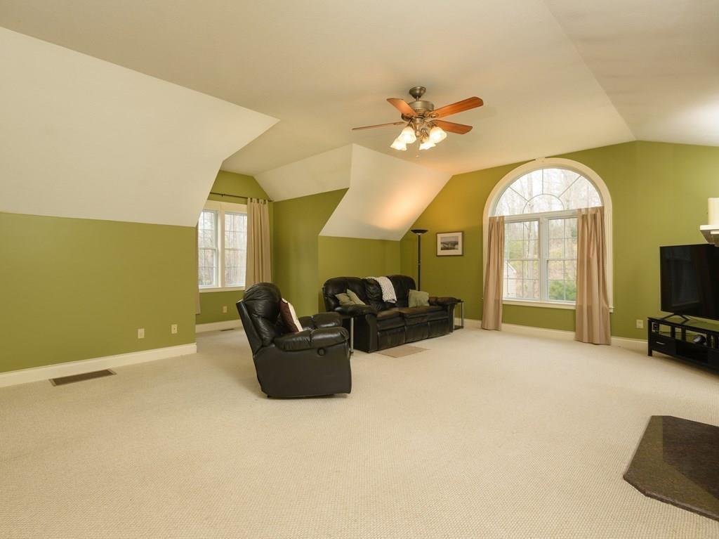 210 Brookfield Road Sturbridge, MA 01518 - Photo 20 of 28