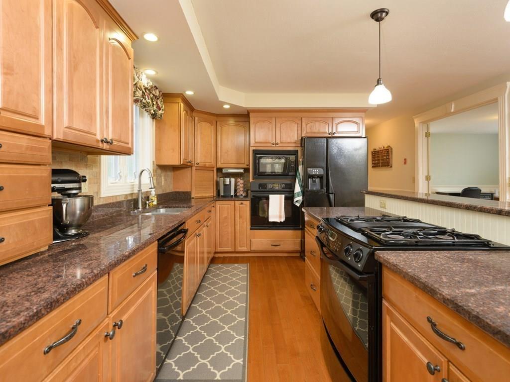 210 Brookfield Road Sturbridge, MA 01518 - Photo 10 of 28