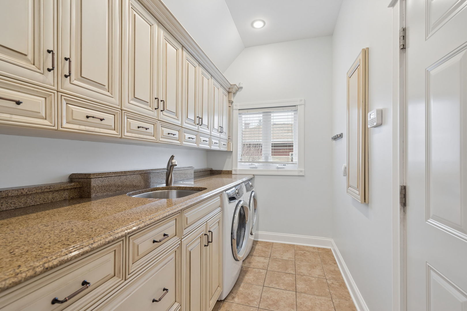 17546 Woodbrook Lane Lockport, IL 60441 - Photo 17 of 46