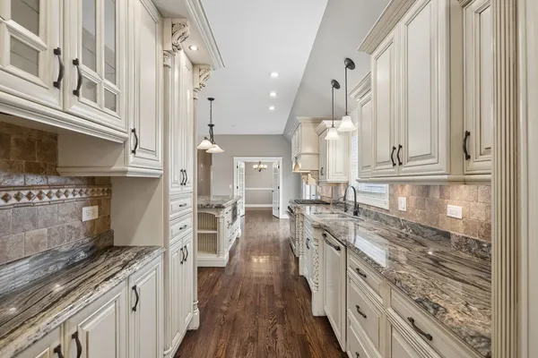 $589,000 | 17546 Woodbrook Lane, Lockport, IL 60441