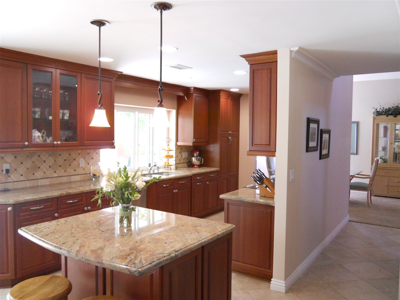 14733 Oakline Road Poway, CA 92064 - Photo 5 of 23 Beautiful Kitchen with custom cabinets , granite counters duel pane windows