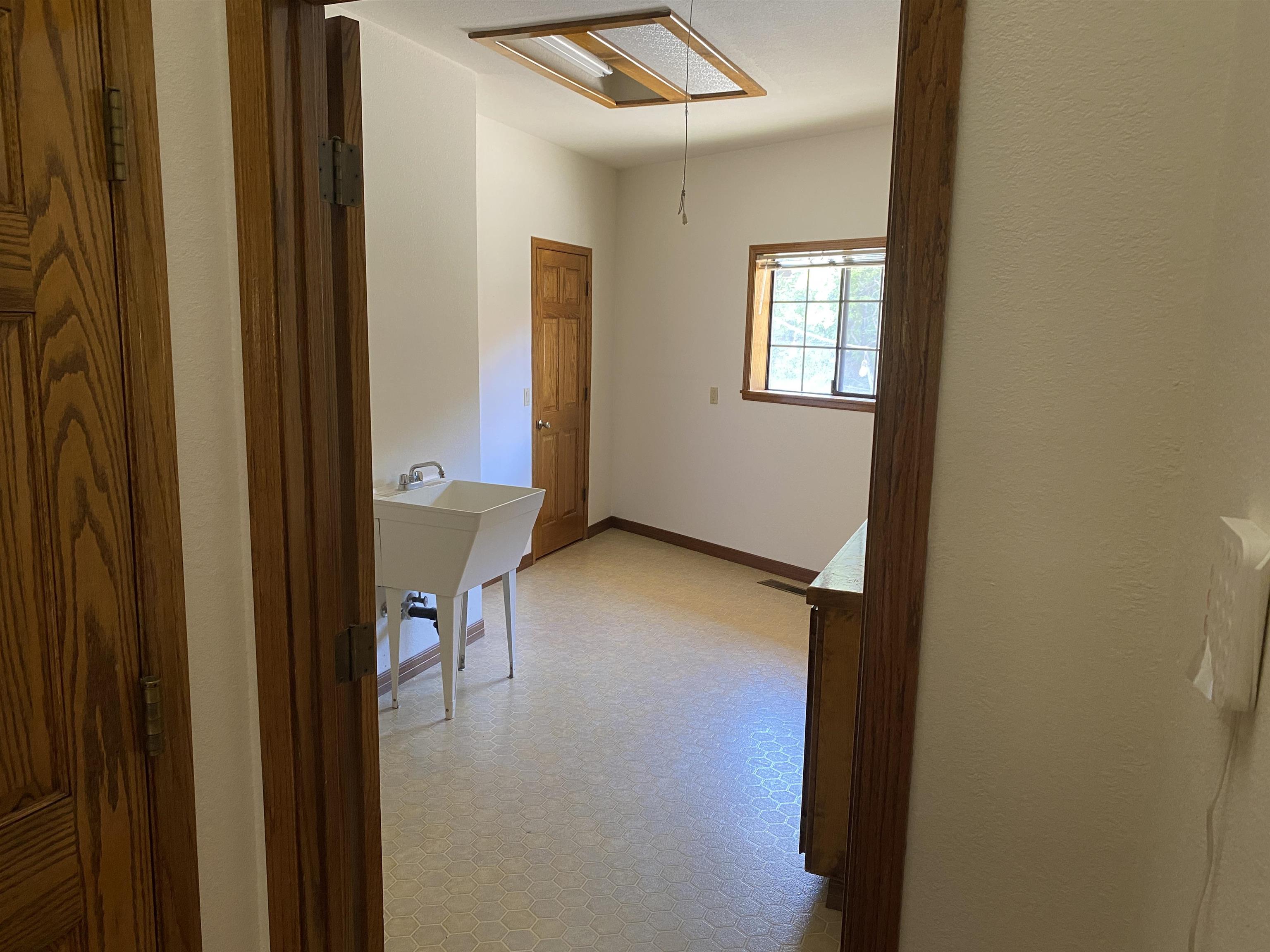 11 Foothill Lane Pleasanton, CA 94588 - Photo 9 of 38 a view of a hallway with front door
