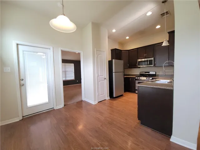 $1,950 | 2007 Snowy Brook Trail, Bryan, TX 77807