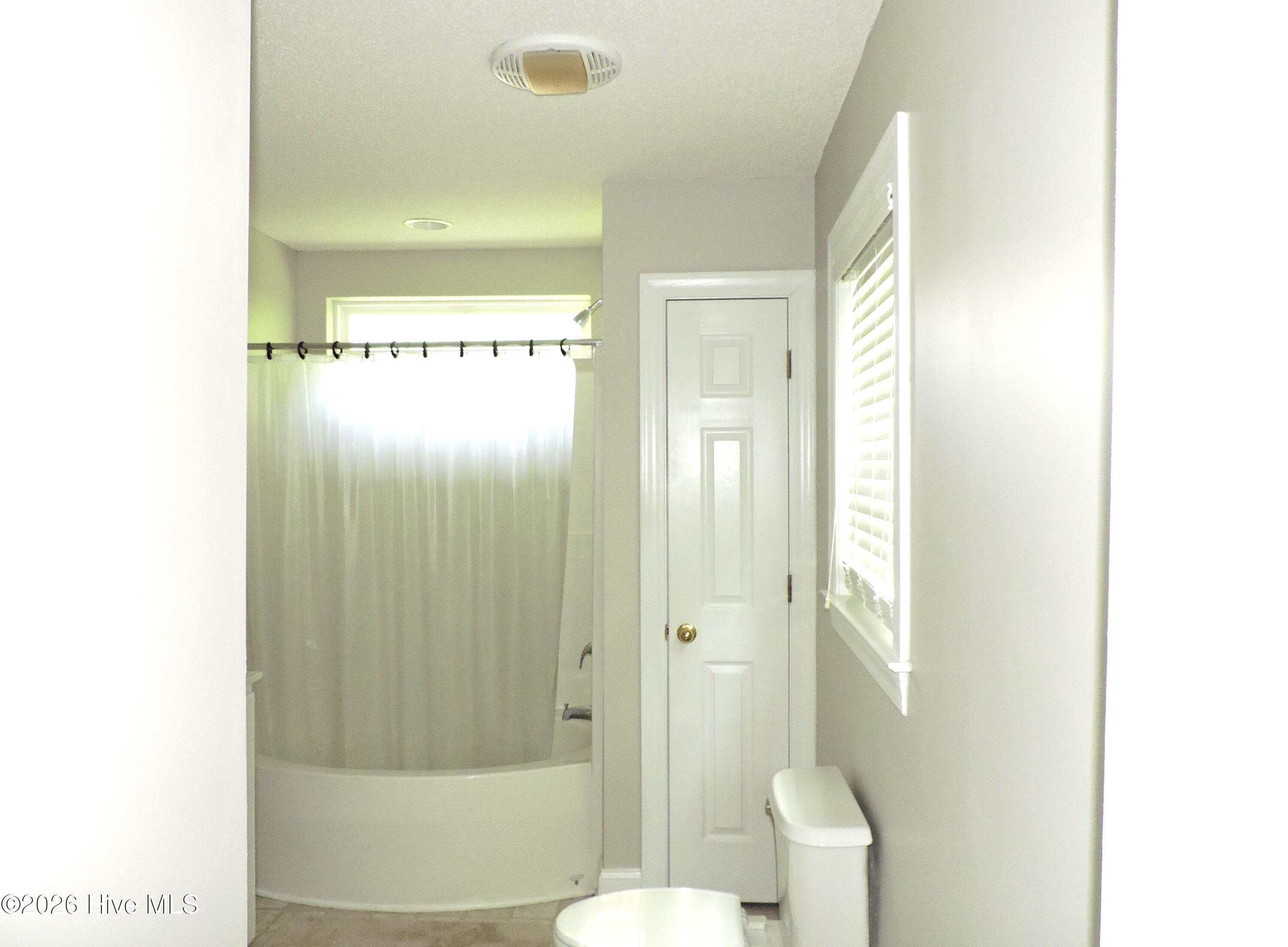 3128 Ruth Court Greenville, NC 27834 - Photo 18 of 29 Masterbath View