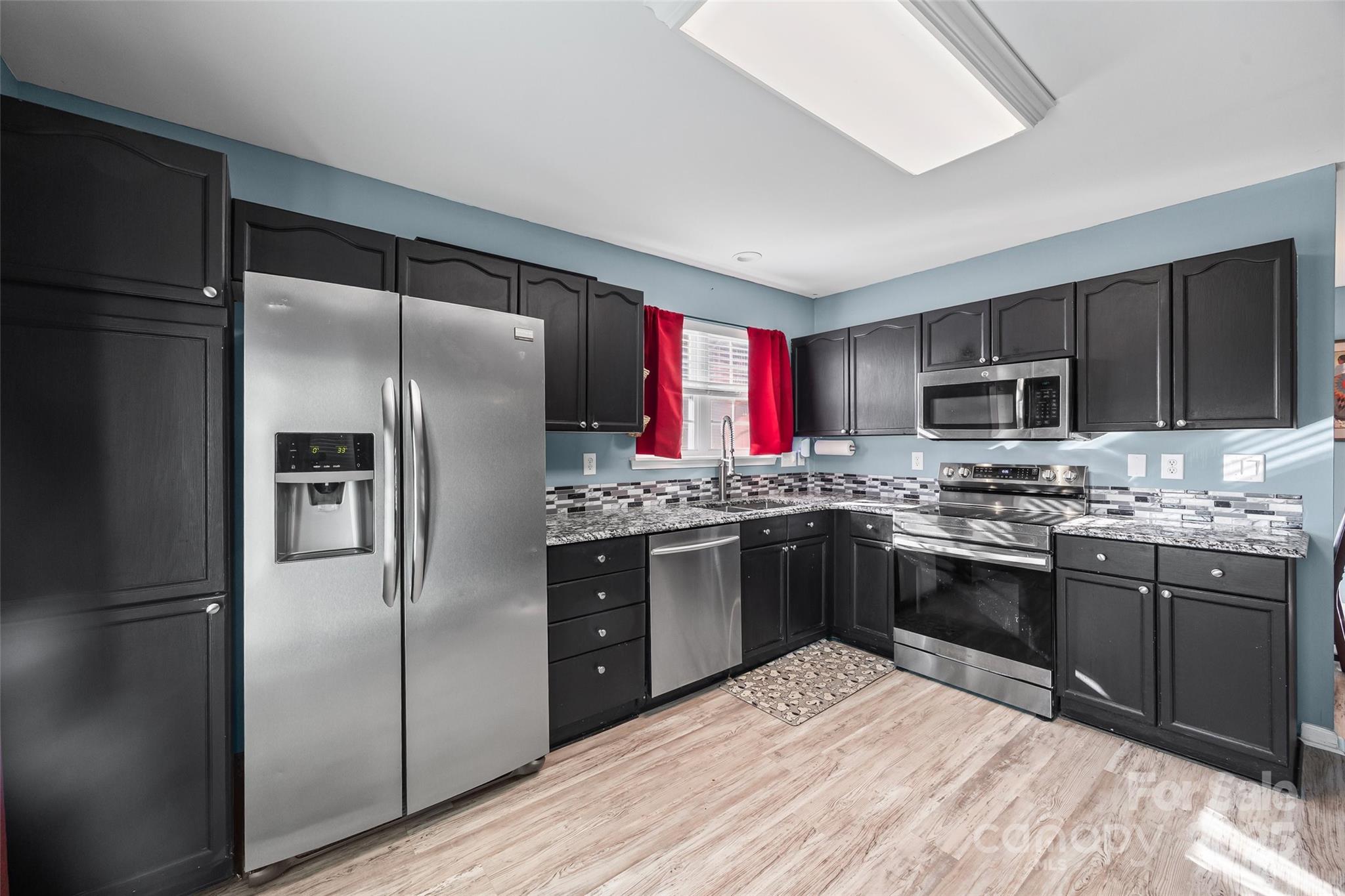 14048 Ballyshannon Lane Charlotte, NC 28278 - Photo 11 of 24