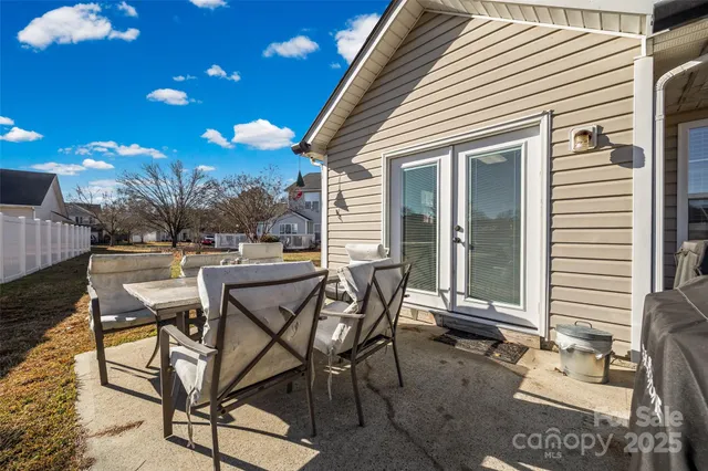 $375,000 | 14048 Ballyshannon Lane, Charlotte, NC 28278