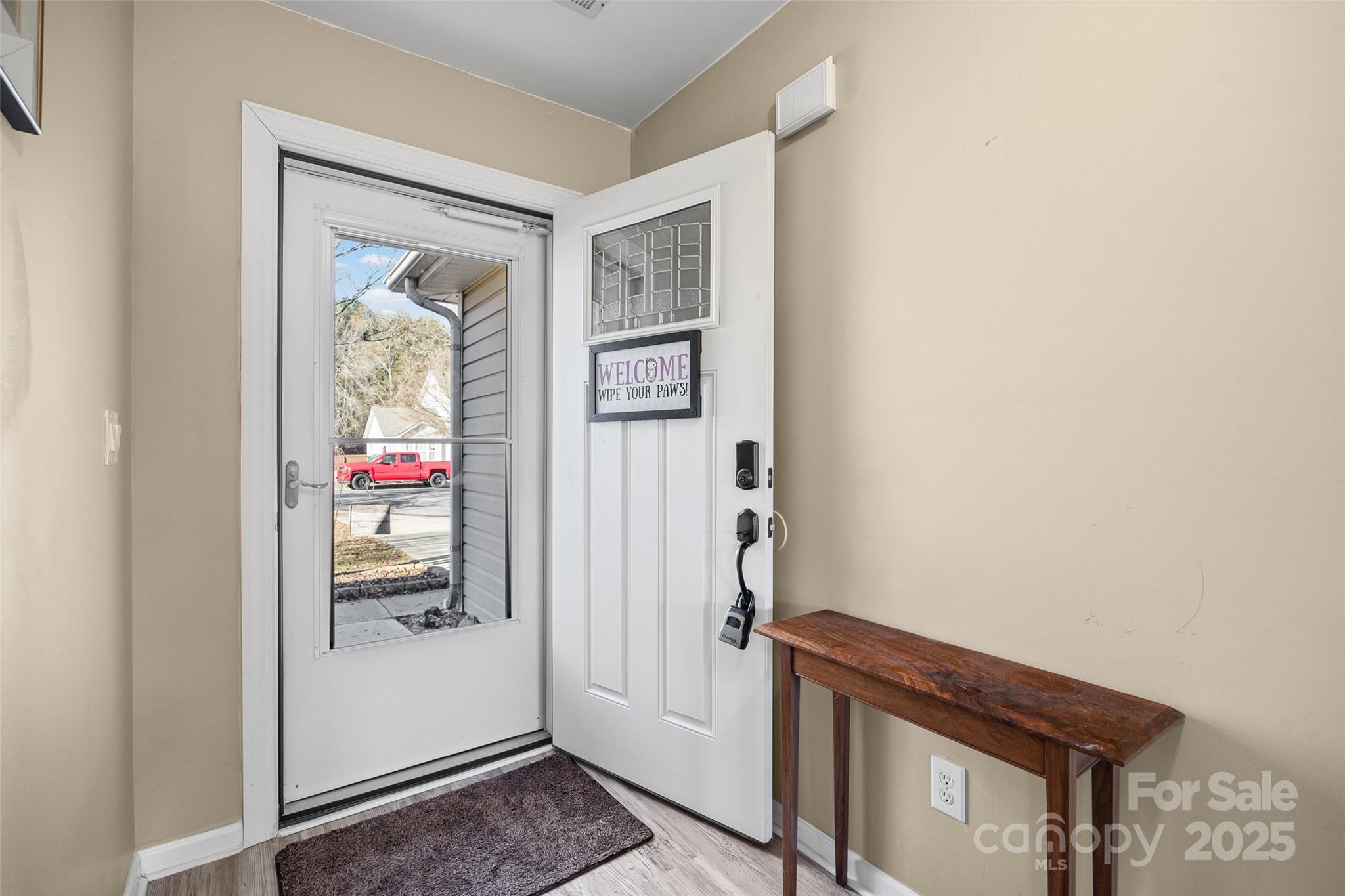 14048 Ballyshannon Lane Charlotte, NC 28278 - Photo 4 of 24