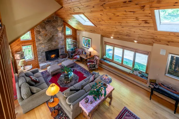 $1,140,000 | 70 Hunter Lane, Jamaica, VT 05343