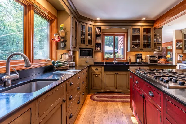 $1,140,000 | 70 Hunter Lane, Jamaica, VT 05343