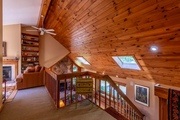 $1,140,000 | 70 Hunter Lane, Jamaica, VT 05343