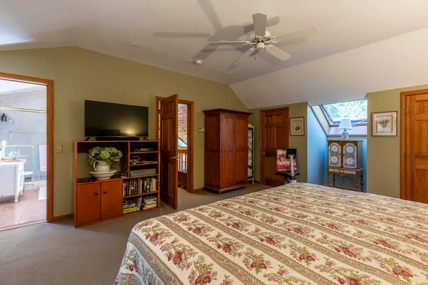 $1,140,000 | 70 Hunter Lane, Jamaica, VT 05343