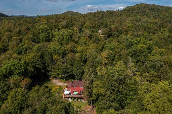 $1,140,000 | 70 Hunter Lane, Jamaica, VT 05343