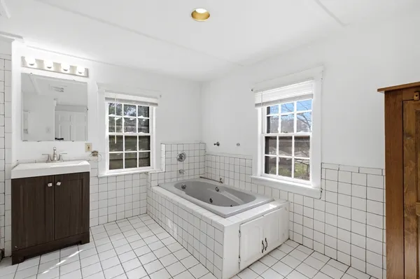 $525,000 | 1067 Main Street, Haverhill, MA 01830