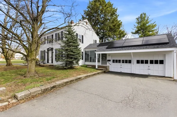 $525,000 | 1067 Main Street, Haverhill, MA 01830