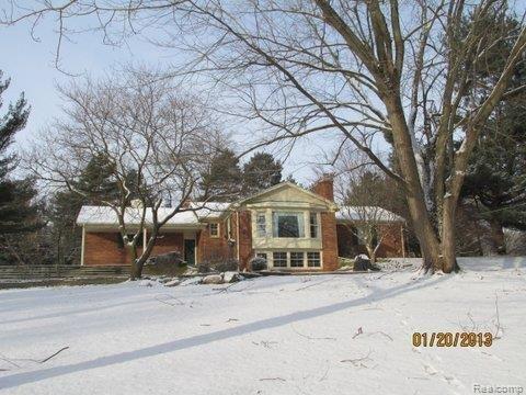 5975 Cobb Creek Road Rochester, MI 48306 - Photo 3 of 14 IMG_8071.JPG