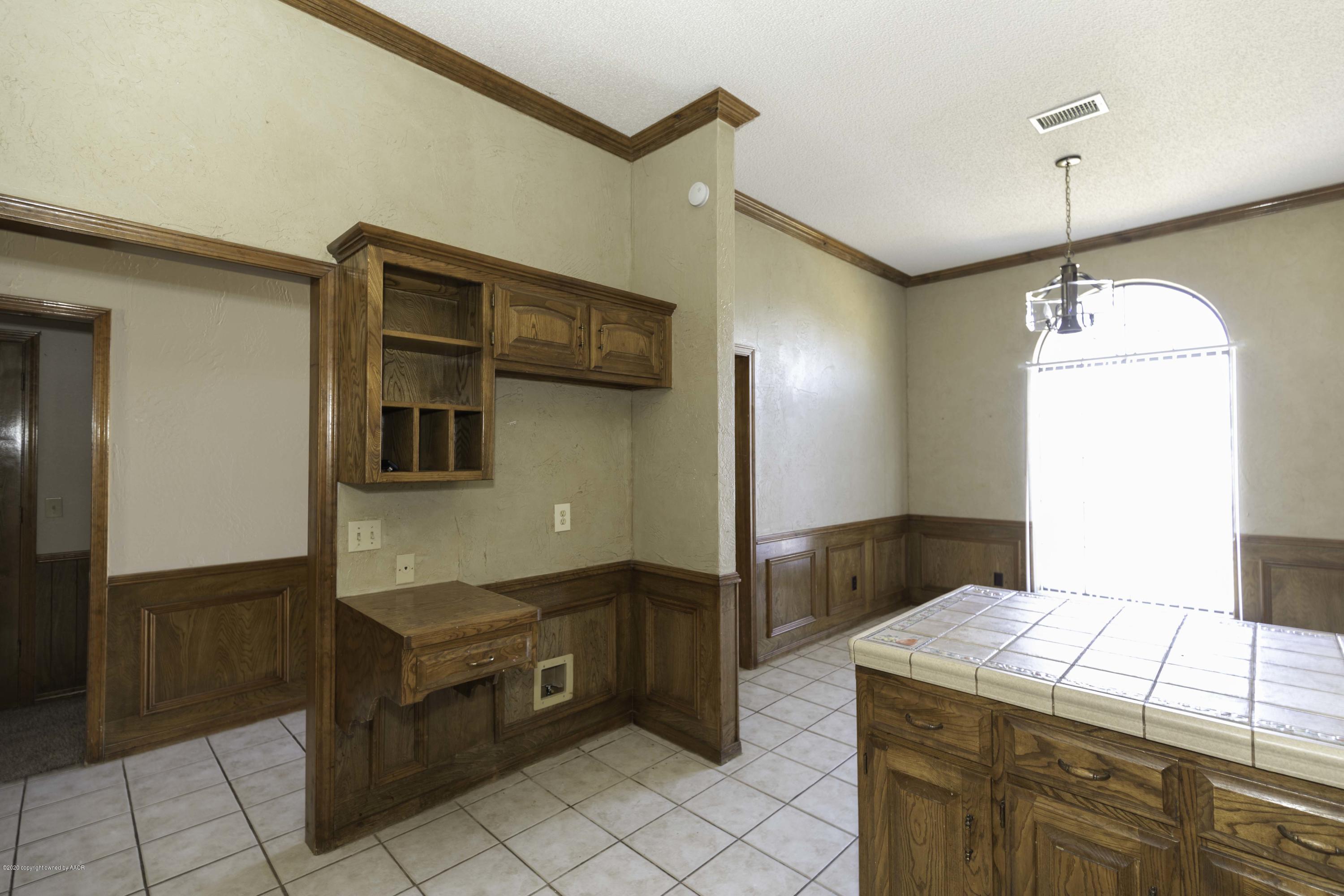 6415 Drexel Road Amarillo, TX 79109 - Photo 11 of 35 KITCHEN VIEW 4