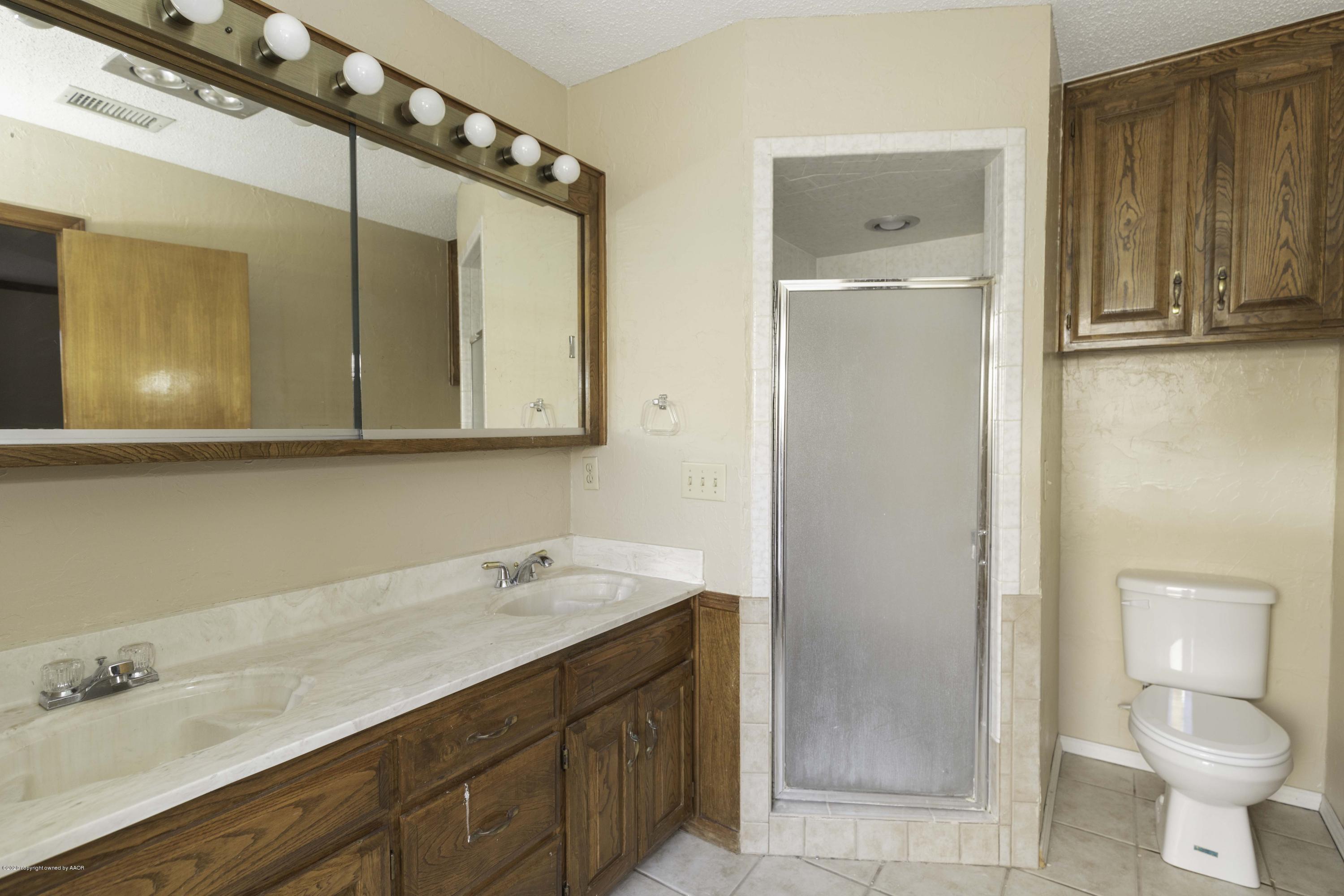 6415 Drexel Road Amarillo, TX 79109 - Photo 18 of 35 MASTER BATH VIEW 1