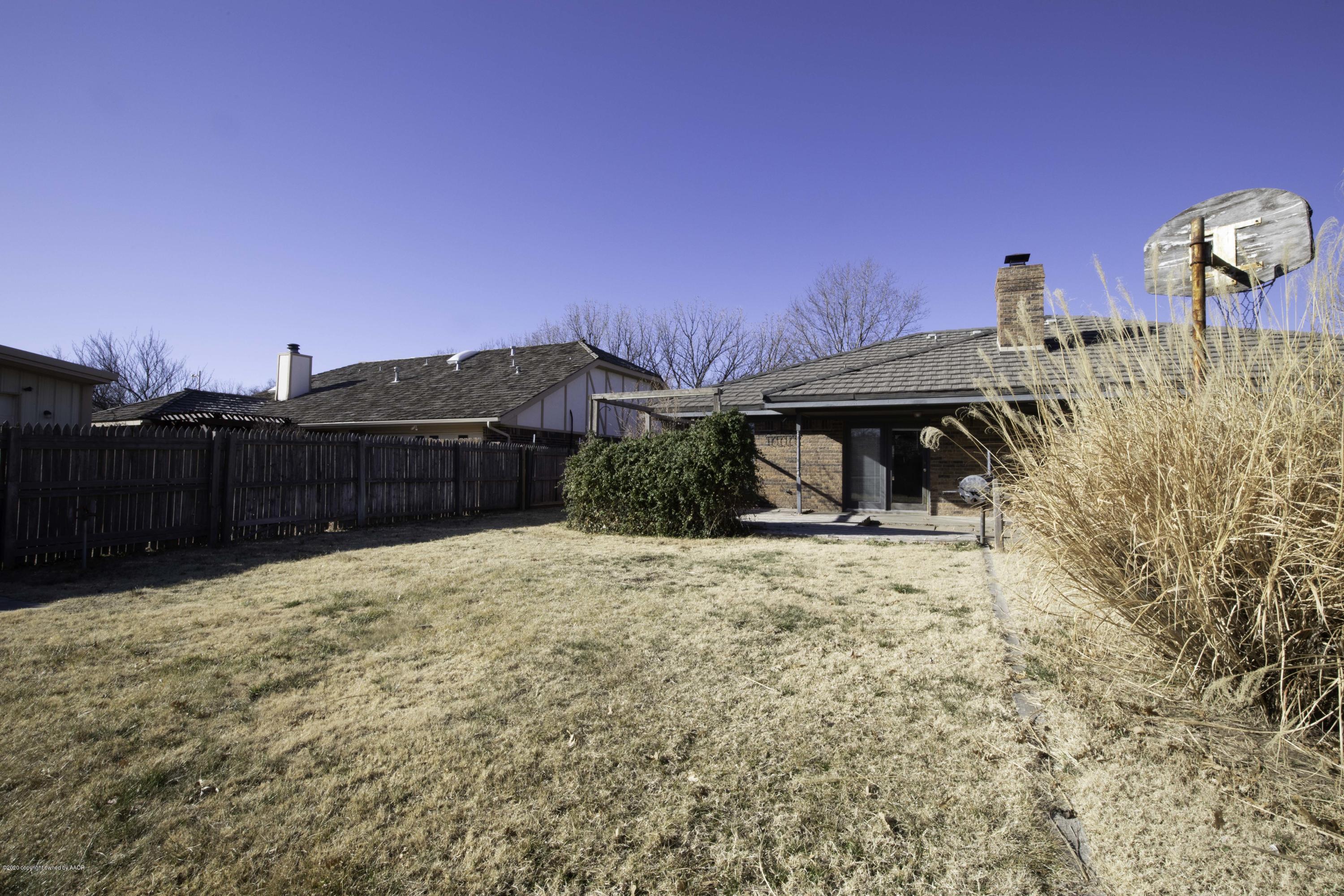 6415 Drexel Road Amarillo, TX 79109 - Photo 35 of 35 BACKYARD VIEW 2