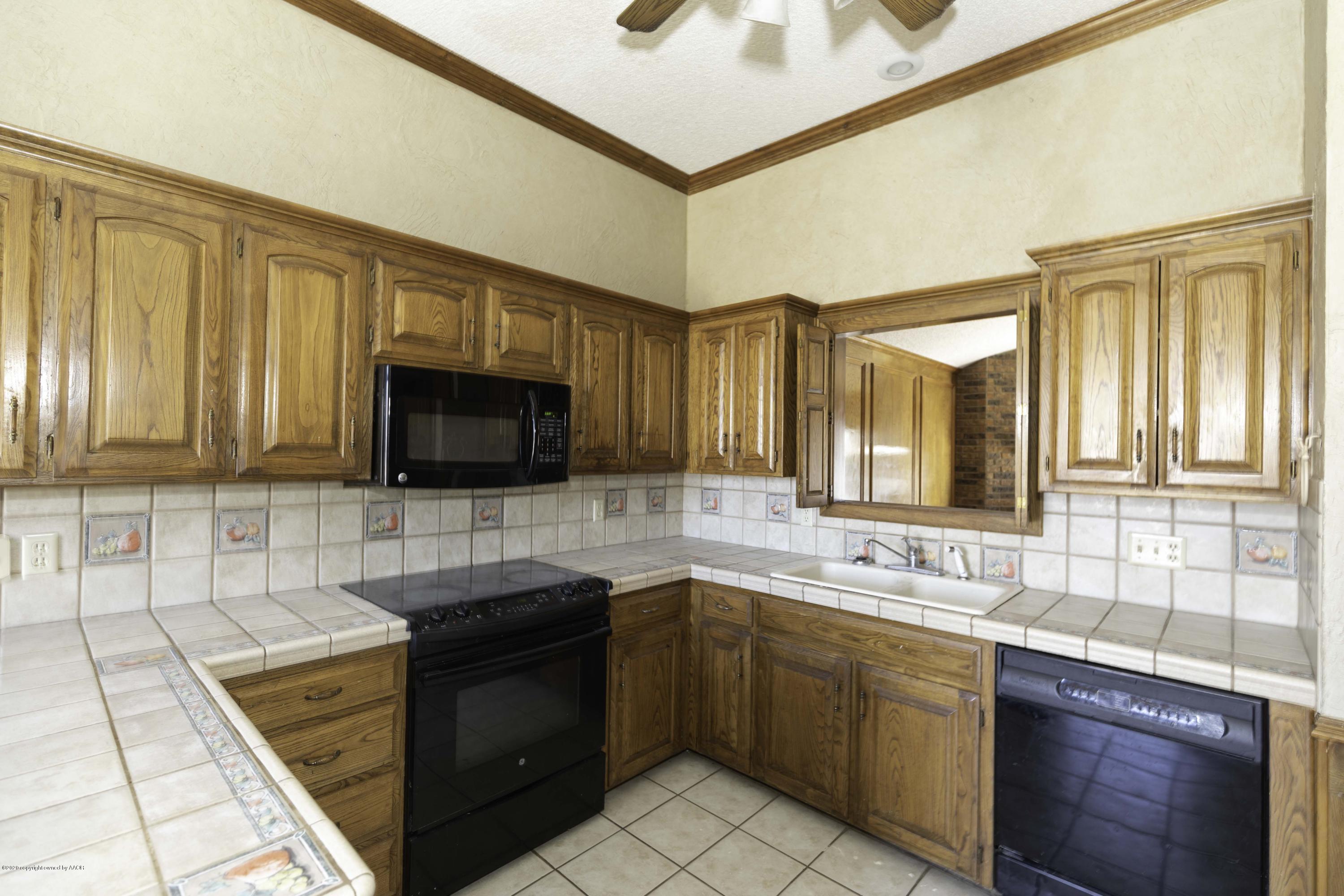 6415 Drexel Road Amarillo, TX 79109 - Photo 9 of 35 KITCHEN VIEW 2