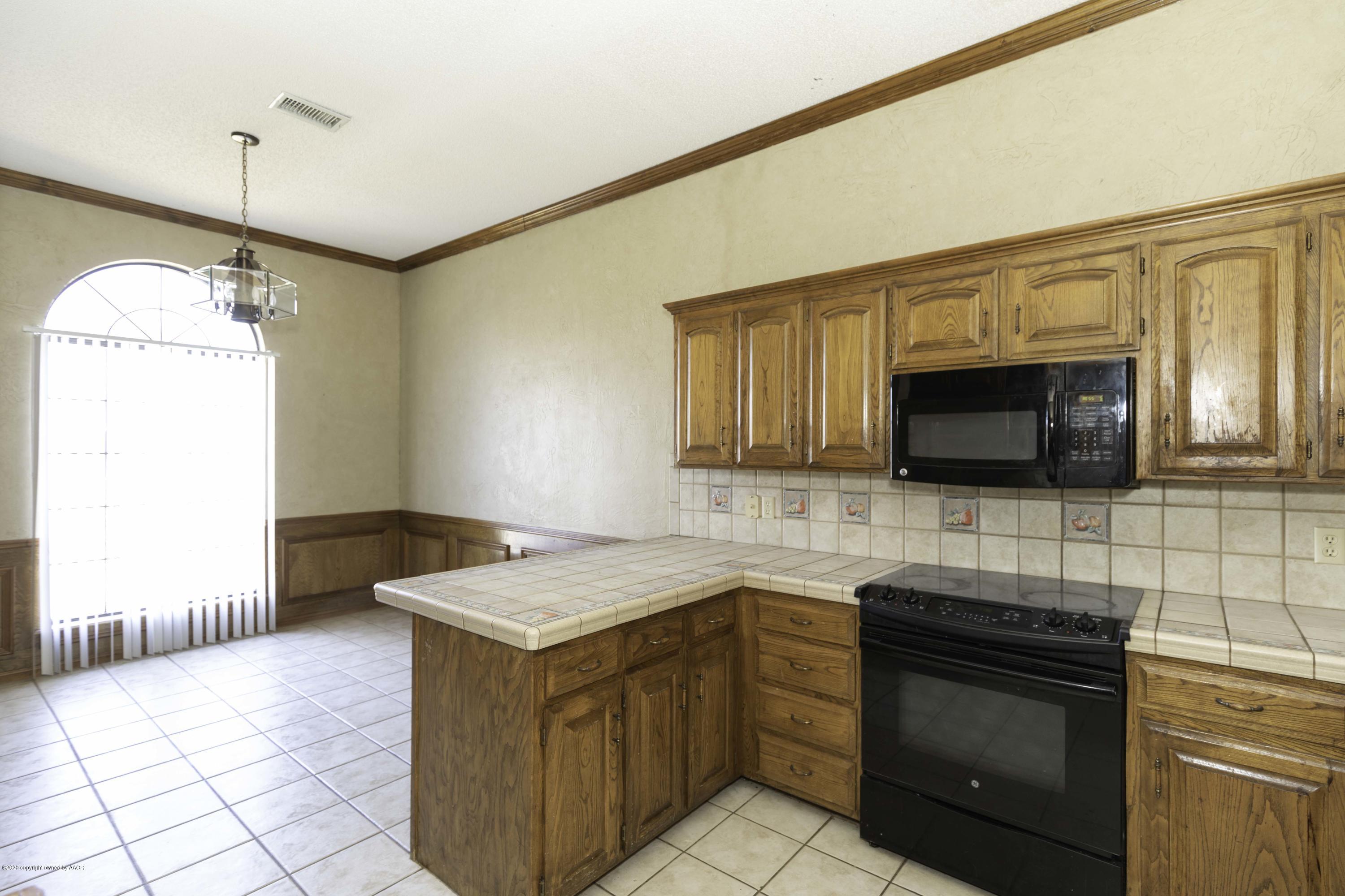 6415 Drexel Road Amarillo, TX 79109 - Photo 10 of 35 KITCHEN VIEW 3