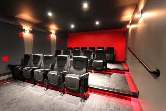 1681 East Greenbriar Drive, Unit 3818 Schaumburg, IL 60173 - Photo 21 of 26 a room with gym equipment