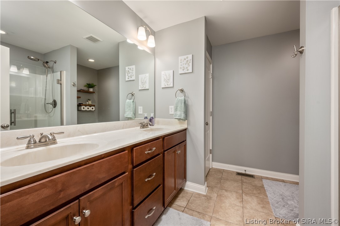 6005 Deer Trce Way Georgetown, IN 47122 - Photo 15 of 41