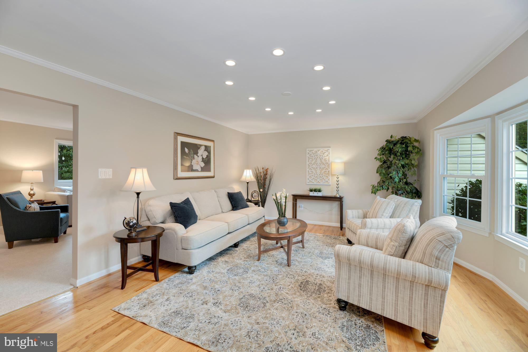 6012 Commack Court Springfield, VA 22152 - Photo 13 of 56 Living Room