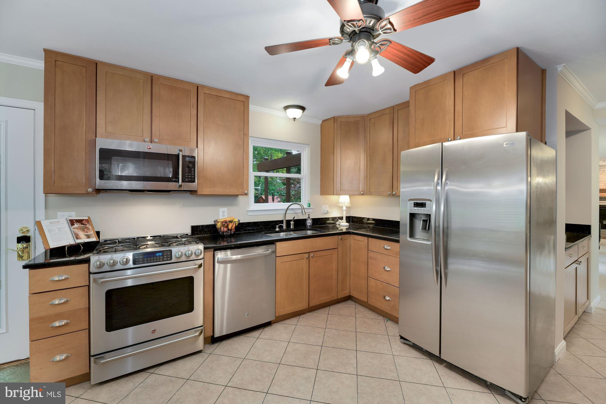 6012 Commack Court Springfield, VA 22152 - Photo 17 of 56 Stainless steel appliances