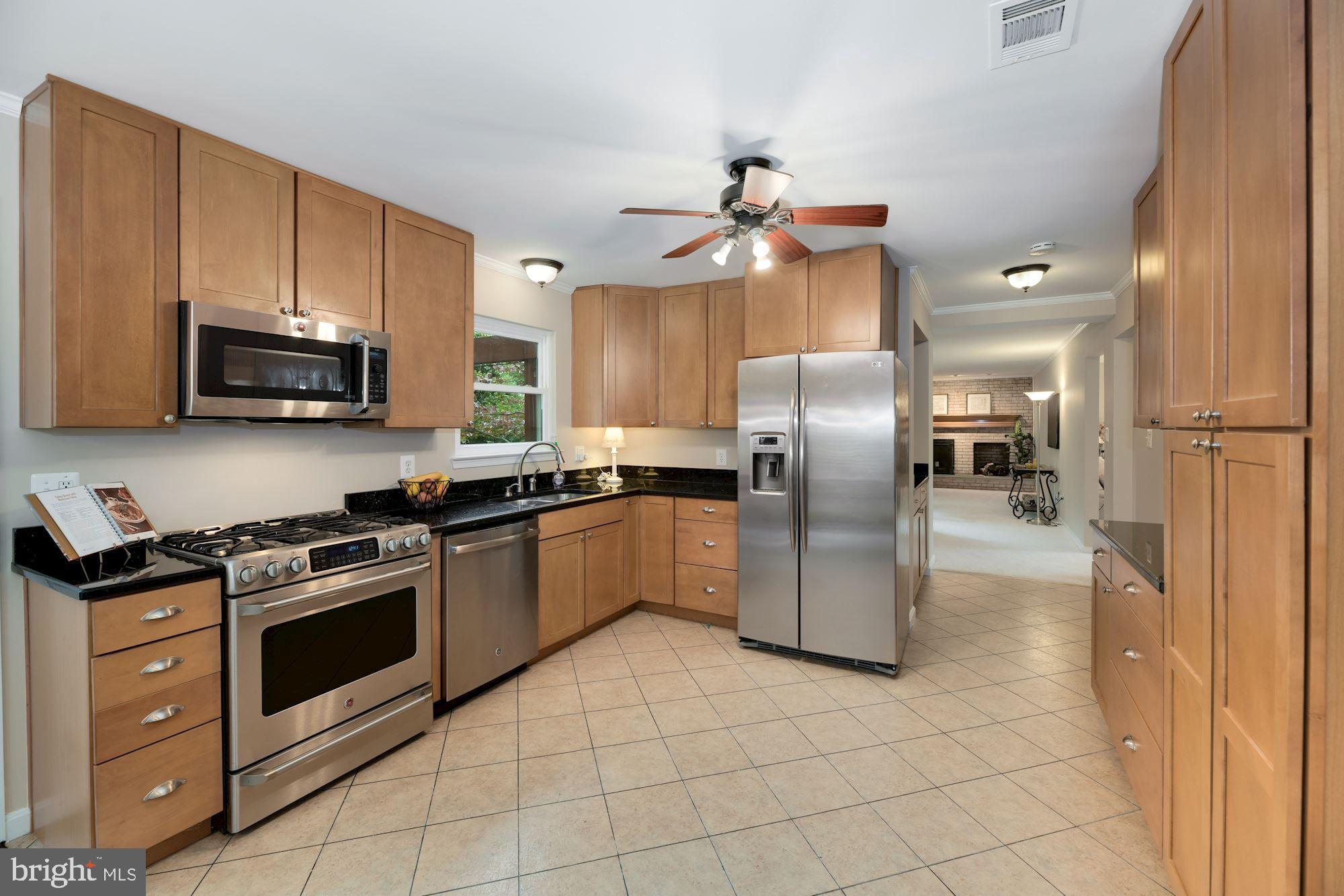 6012 Commack Court Springfield, VA 22152 - Photo 18 of 56 42" maple cabinets