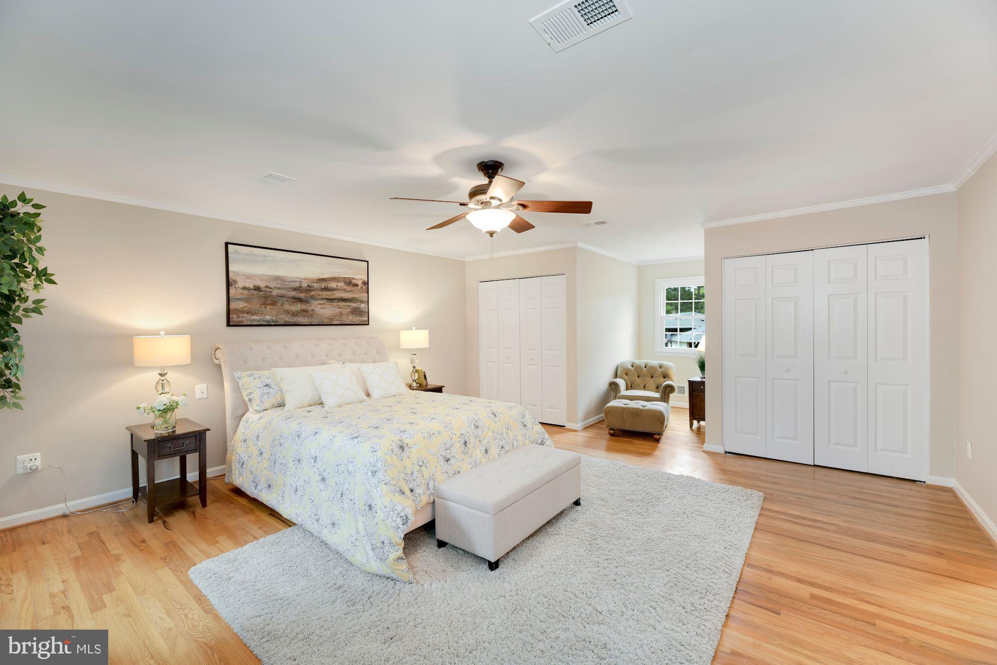 6012 Commack Court Springfield, VA 22152 - Photo 24 of 56 Huge master bedroom