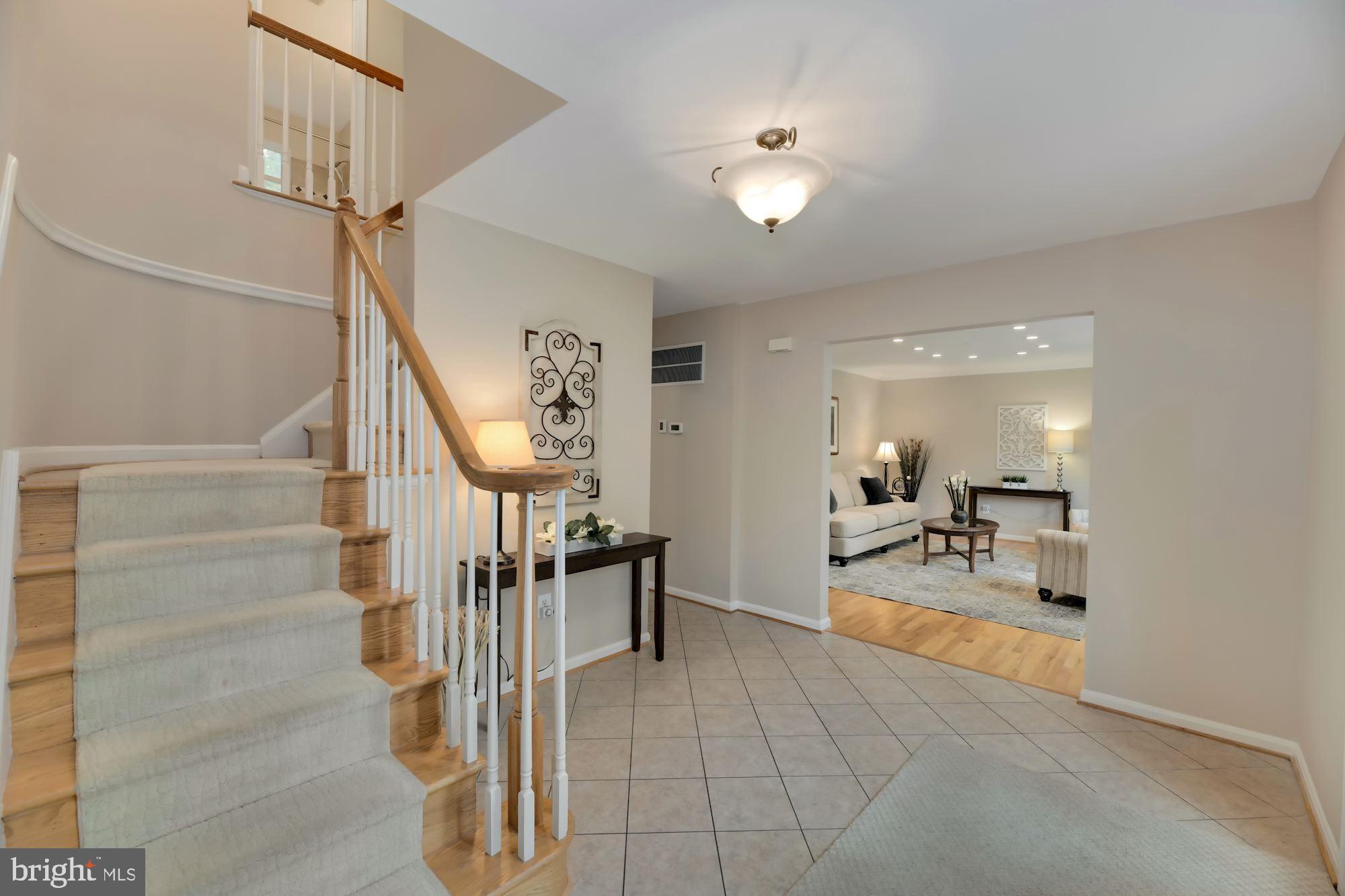 6012 Commack Court Springfield, VA 22152 - Photo 7 of 56 Foyer