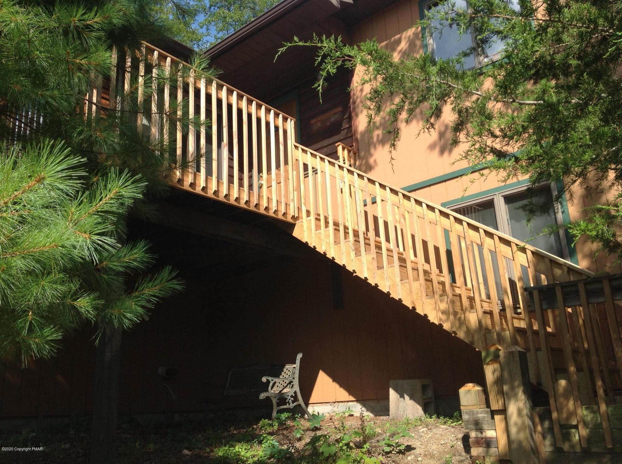 1194 Sugar Mountain Road West Bushkill, PA 18324 - Photo 5 of 41 Entry to upper level