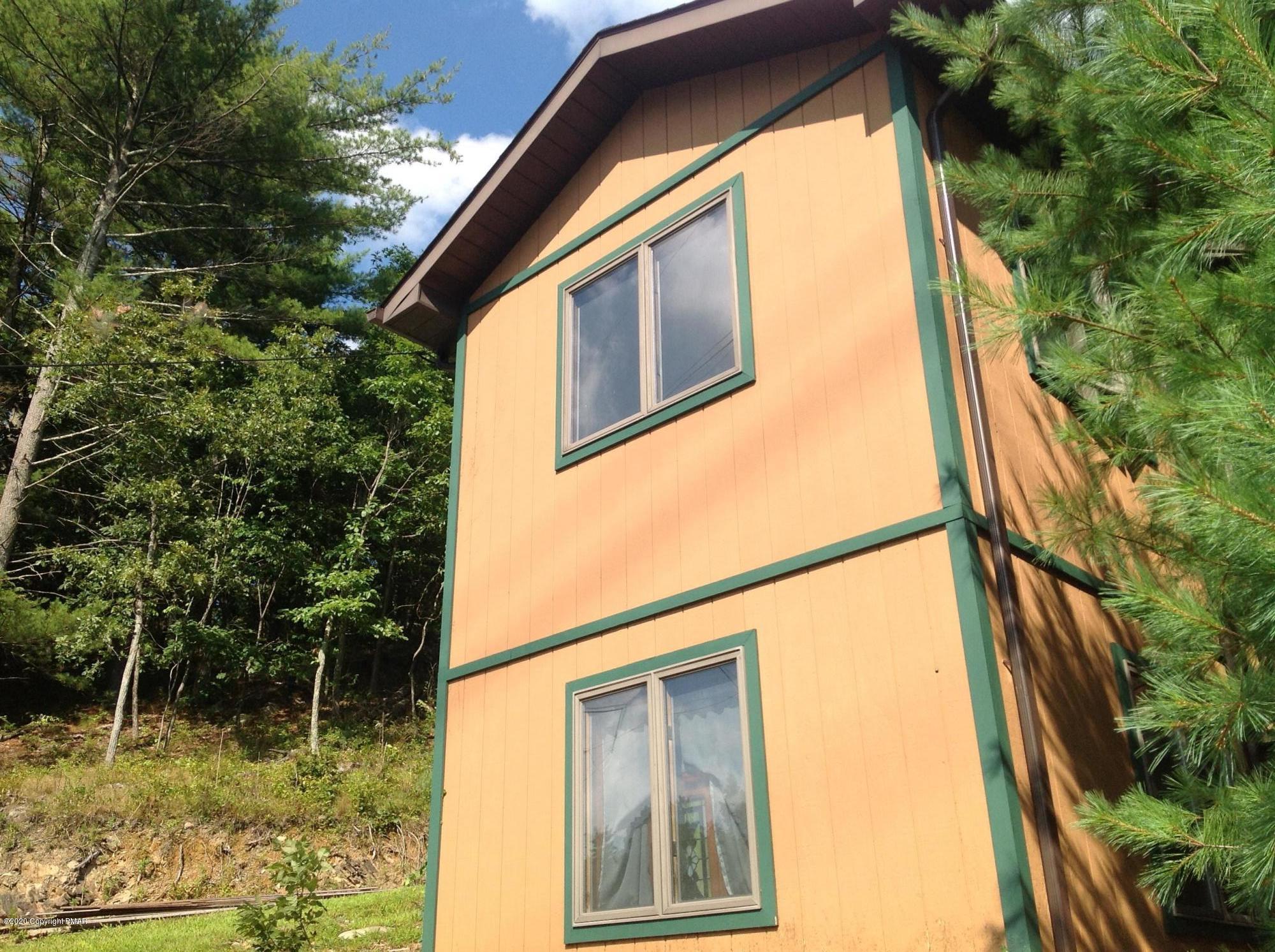1194 Sugar Mountain Road West Bushkill, PA 18324 - Photo 6 of 41 Side view of upper and lower level