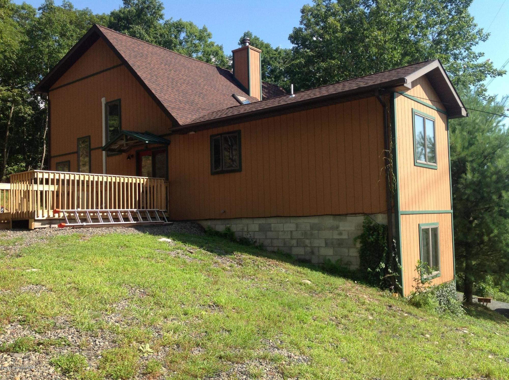 1194 Sugar Mountain Road West Bushkill, PA 18324 - Photo 7 of 41 Rear view of upper level