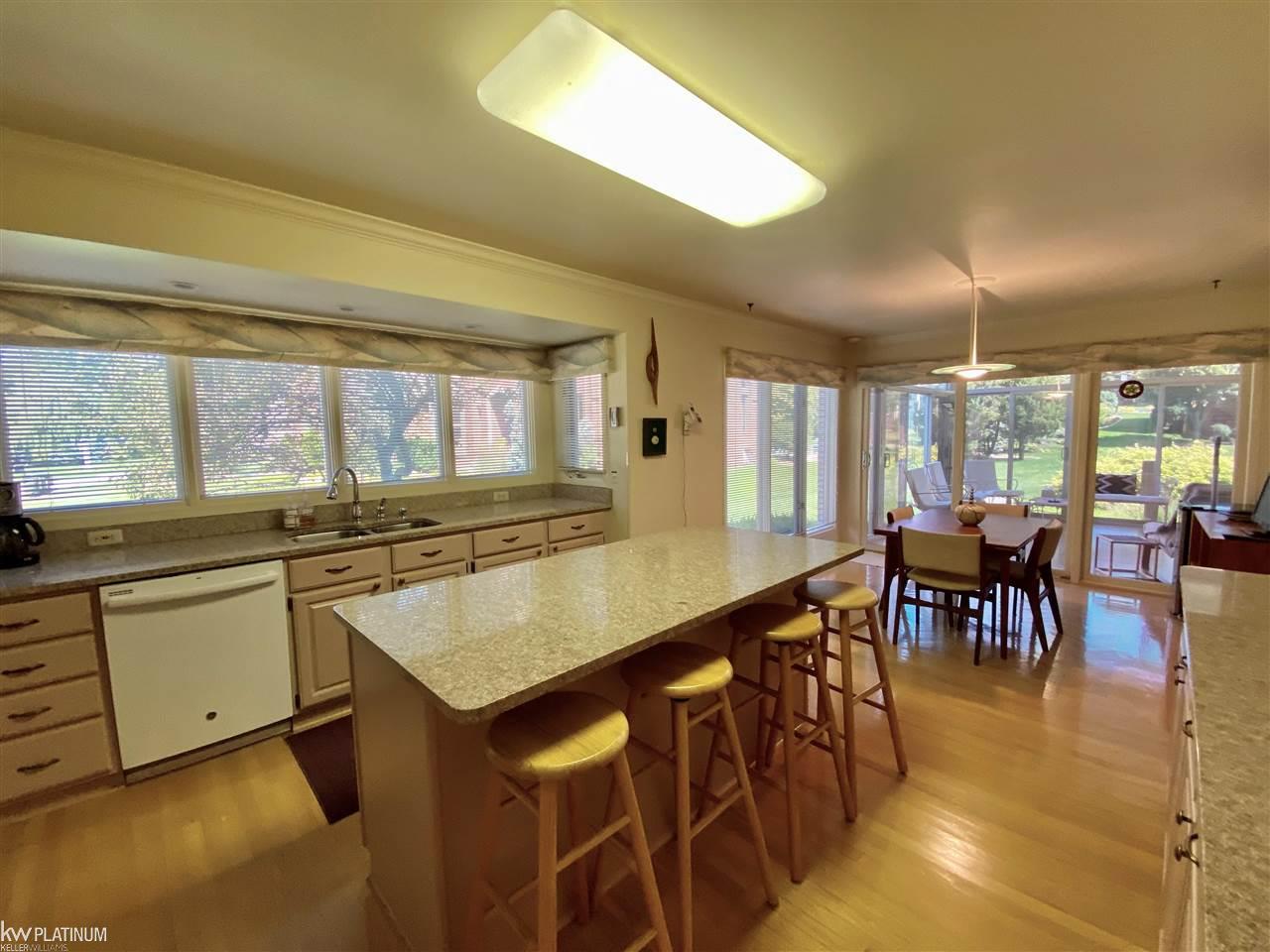 1396 Otter Drive Rochester Hills, MI 48306 - Photo 6 of 27