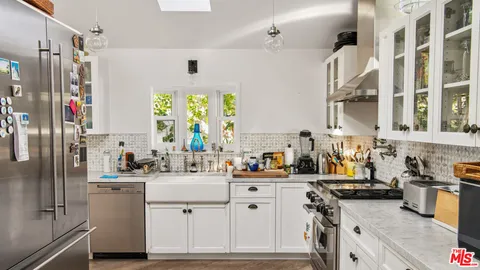 $7,750,000 | 7059 Fernhill Drive, Malibu, CA 90265